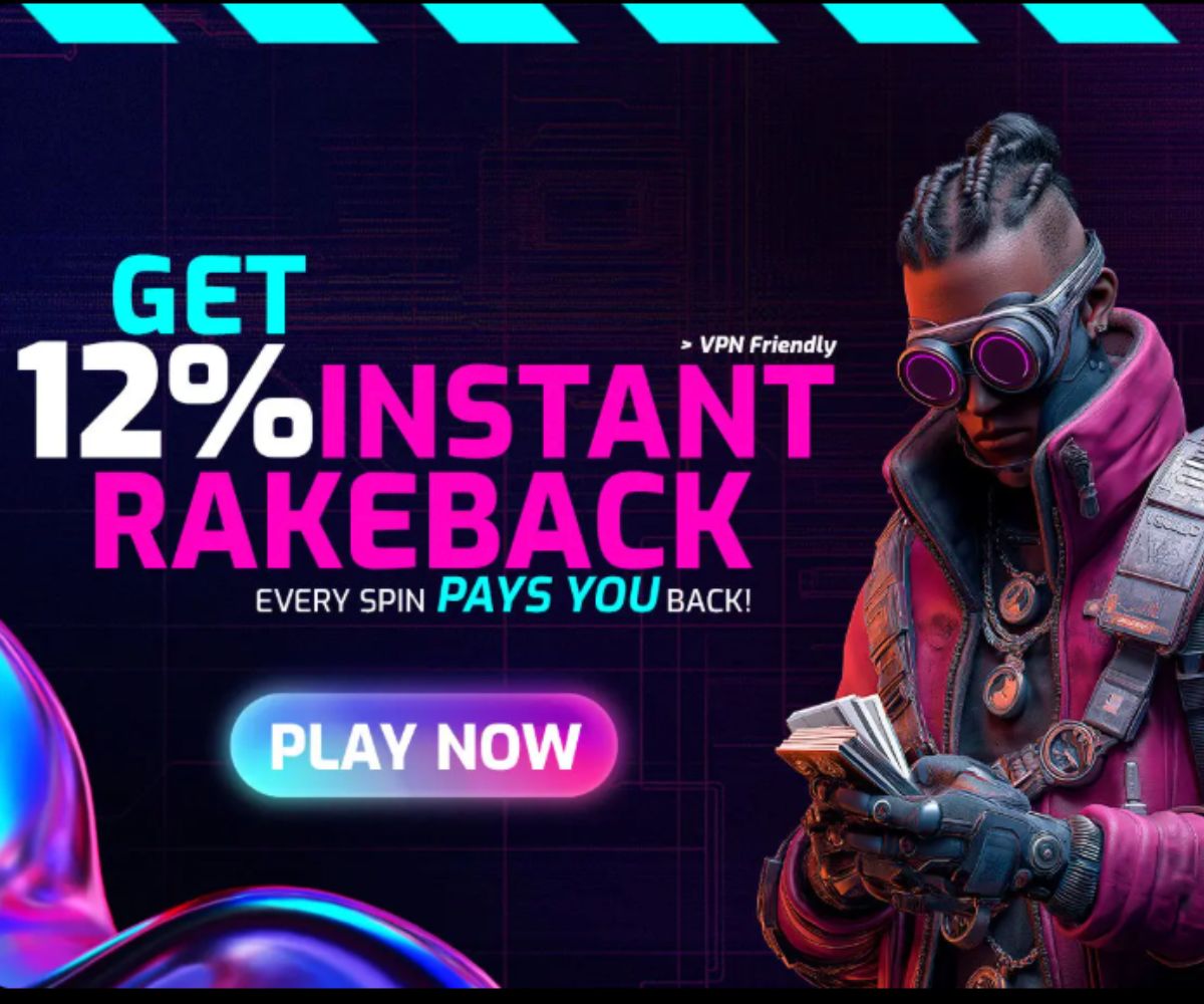 Hombre del futuro con gafas de sol presenta el bono de rakeback del 12% de Rollchain