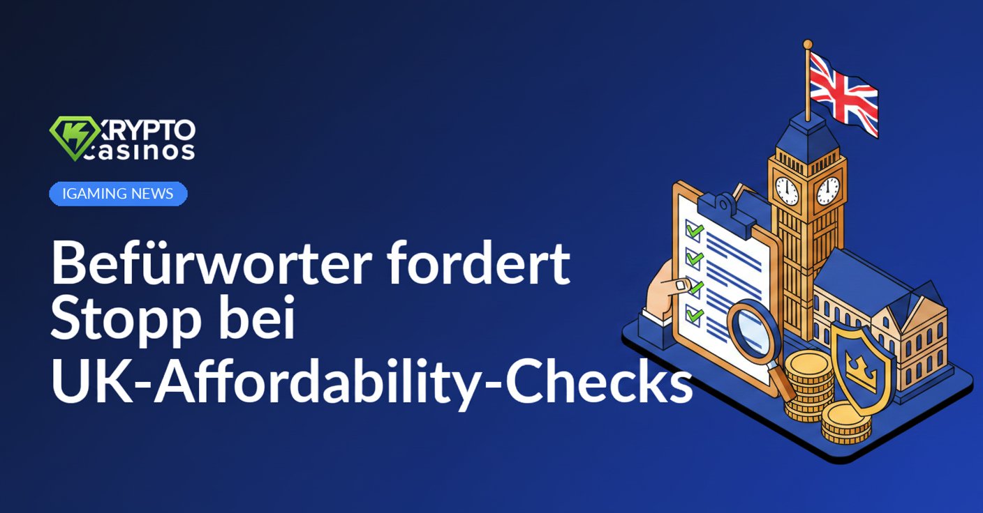 Regierungsgebäude mit UK-Flagge, Klemmbrett mit Checkliste und Lupe, Schild auf Münzstapel.