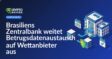 Zentralbankgebäude mit verbundenen Datenbanken, Pfeilen, Schild und Kalender vor blauem Hintergrund.