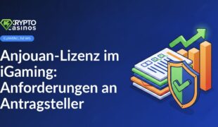 Stapel Dokumente mit Checkliste, Schild mit grünem Häkchen und aufsteigendem Balkendiagramm mit Pfeil nach oben